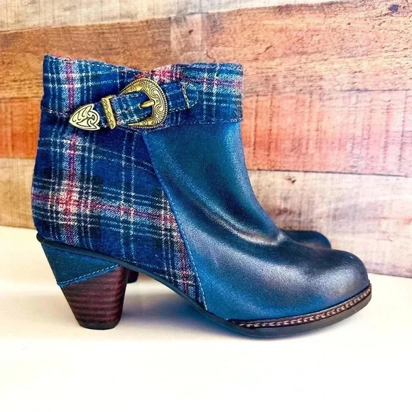 NWOT L’Artiste by Spring Step Captivate Ankle Blue Booties - Picture 1 of 9